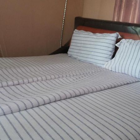 Rock Shadow Hotel Koboko 外观 照片
