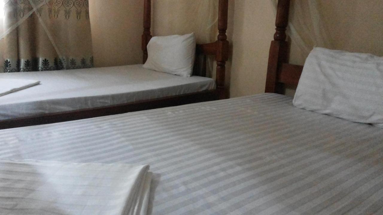 Rock Shadow Hotel Koboko 外观 照片